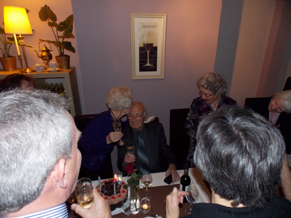 Click to return to gallery